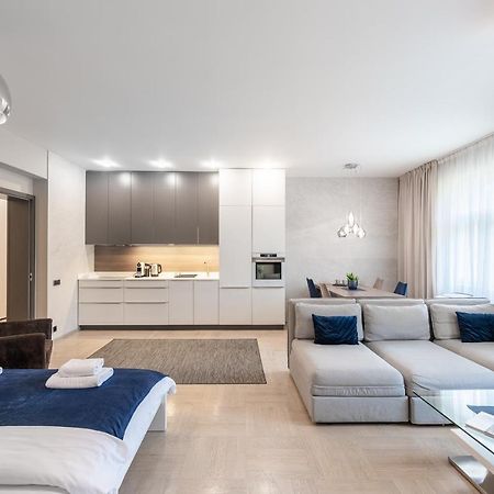 New Luxury Apt With Ac&Parking In The Center Of Prague Apartment Bagian luar foto