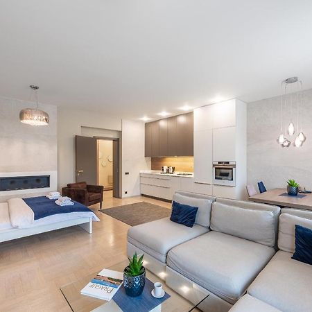 New Luxury Apt With Ac&Parking In The Center Of Prague Apartment Bagian luar foto