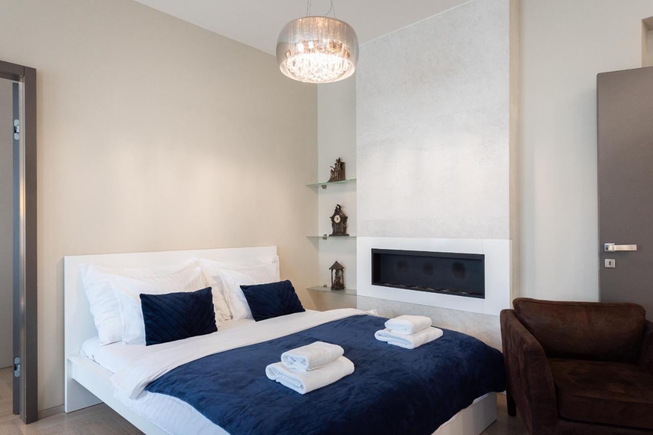 New Luxury Apt With Ac&Parking In The Center Of Prague Apartment Bagian luar foto