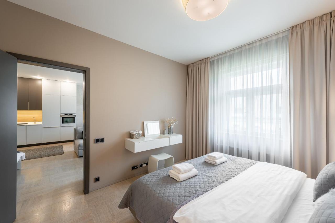 New Luxury Apt With Ac&Parking In The Center Of Prague Apartment Bagian luar foto