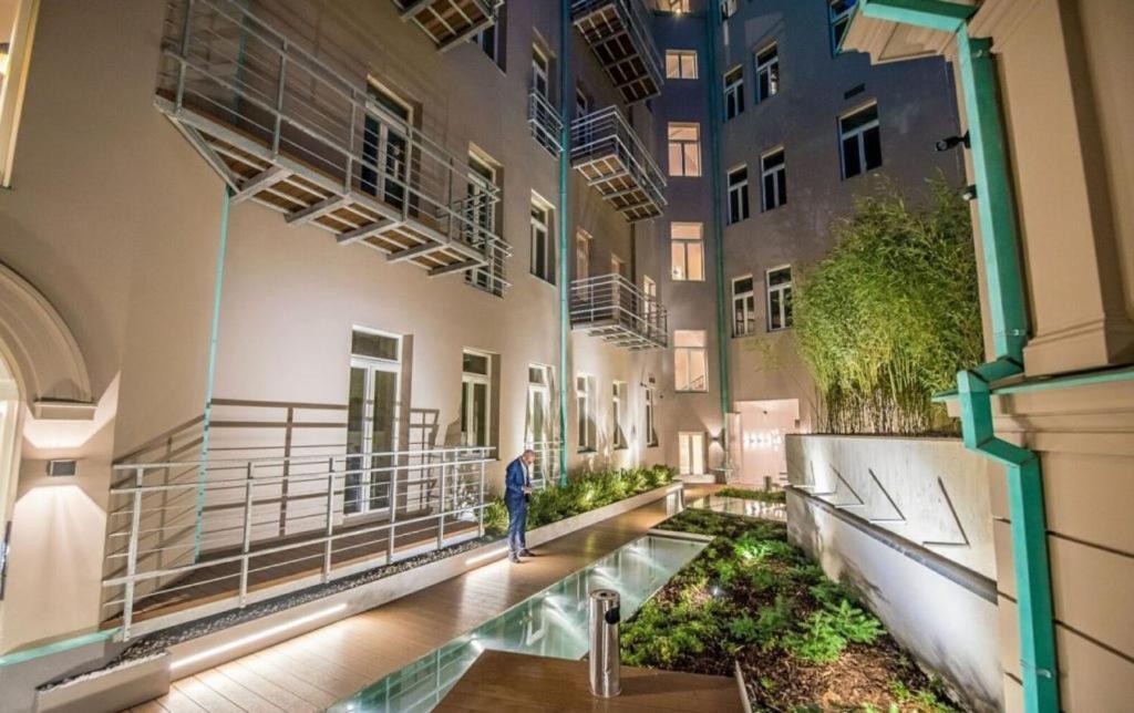 New Luxury Apt With Ac&Parking In The Center Of Prague Apartment Bagian luar foto