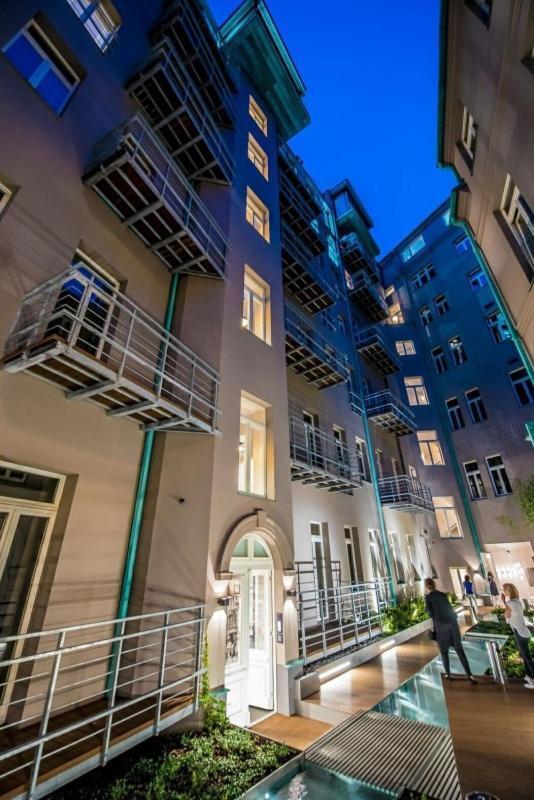 New Luxury Apt With Ac&Parking In The Center Of Prague Apartment Bagian luar foto